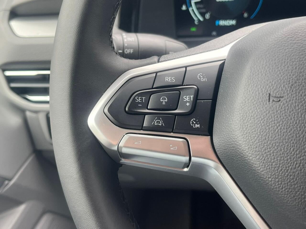 Volkswagen TRANSPORTER 2.0 TDI 170pk L2 Bulli Black Style DC 5p. | 4j garantie | BPM-vr