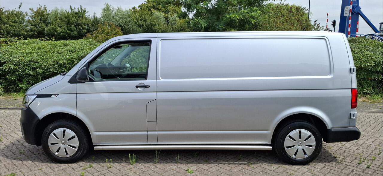 Volkswagen TRANSPORTER 6.1 - 2.0 TDI L2H1 Comfortline 150 pk / Trekhaak / Navigatie