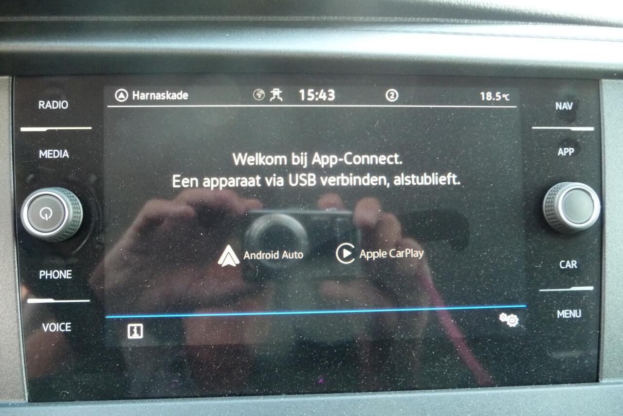 Volkswagen TRANSPORTER 2.0 TDI L2H1 30 Highline D C 5 zits Aut 204 pk 2 zijschuifdeur, trekhaak, BPM vrij dubbel cabine