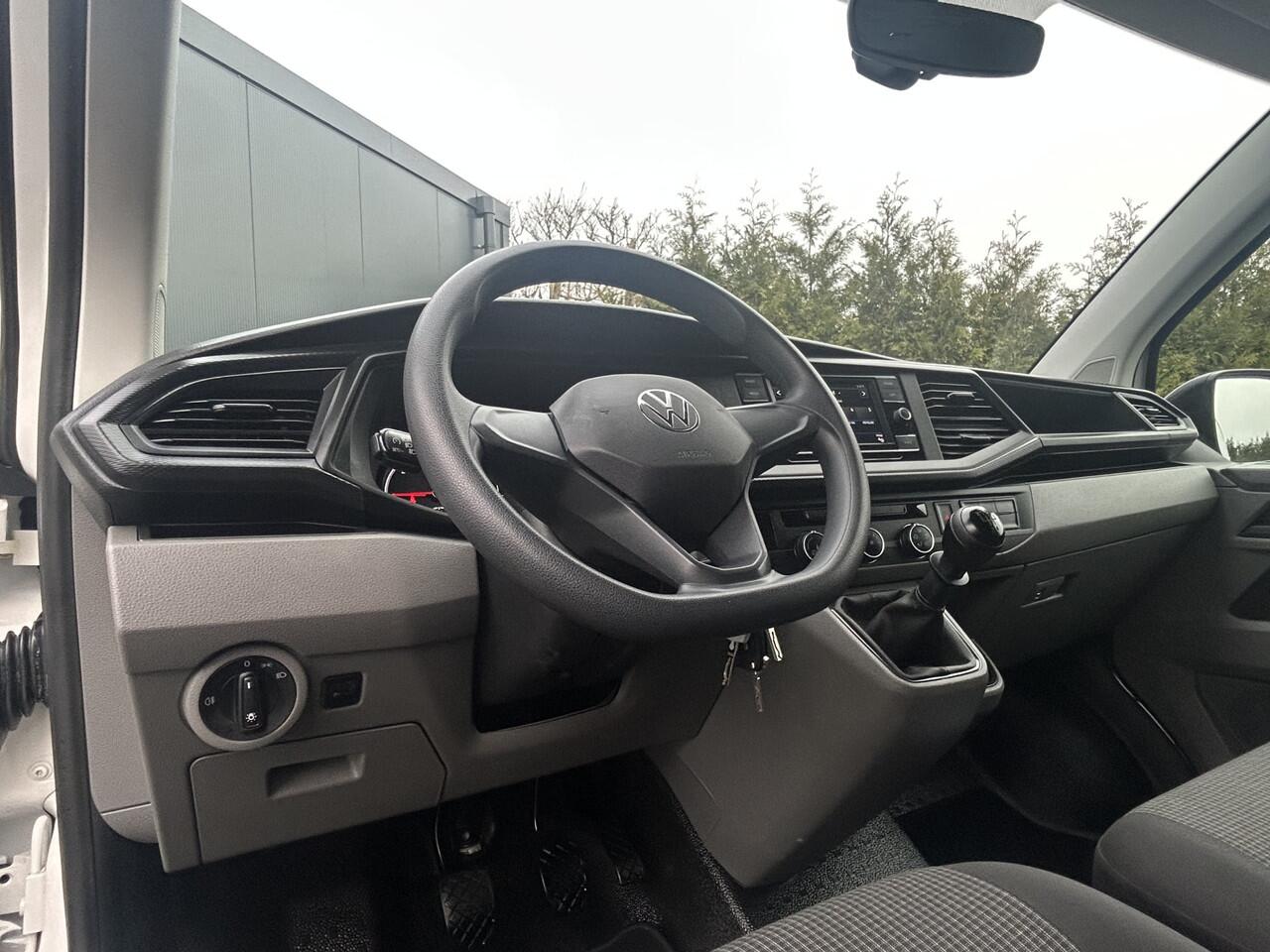 Volkswagen TRANSPORTER 2.0 TDI 111 PK / 1e EIG. / 48.372 KM !! / AIRCO / CRUISE / APPLE CARPLAY / 3-ZITS / PDC