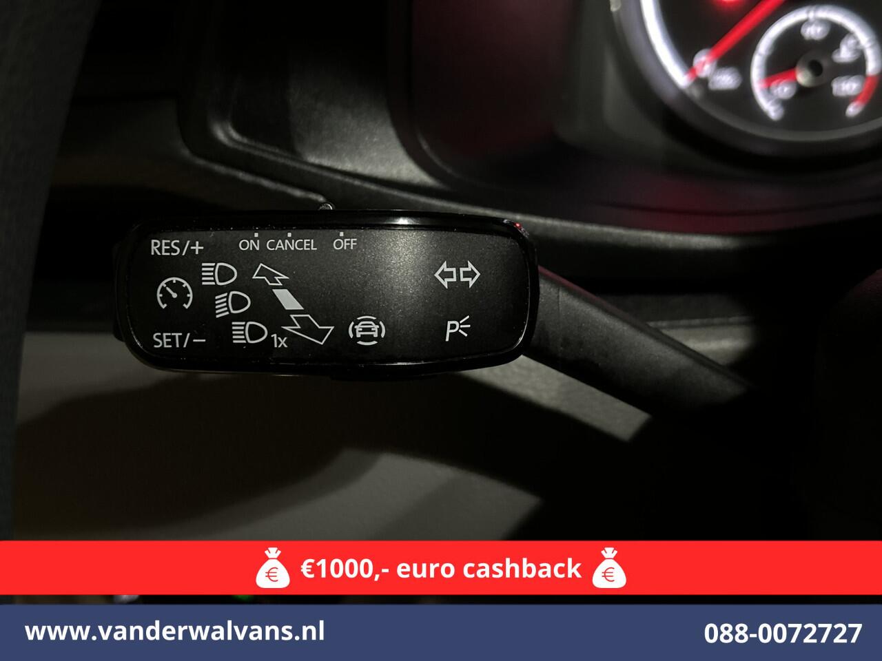 Volkswagen TRANSPORTER 2.0 TDI 150pk L2H1 Euro6 Airco | 2500kg Trekhaak | Apple Carplay | Android Auto Parkeersensoren, Cruisecontrol