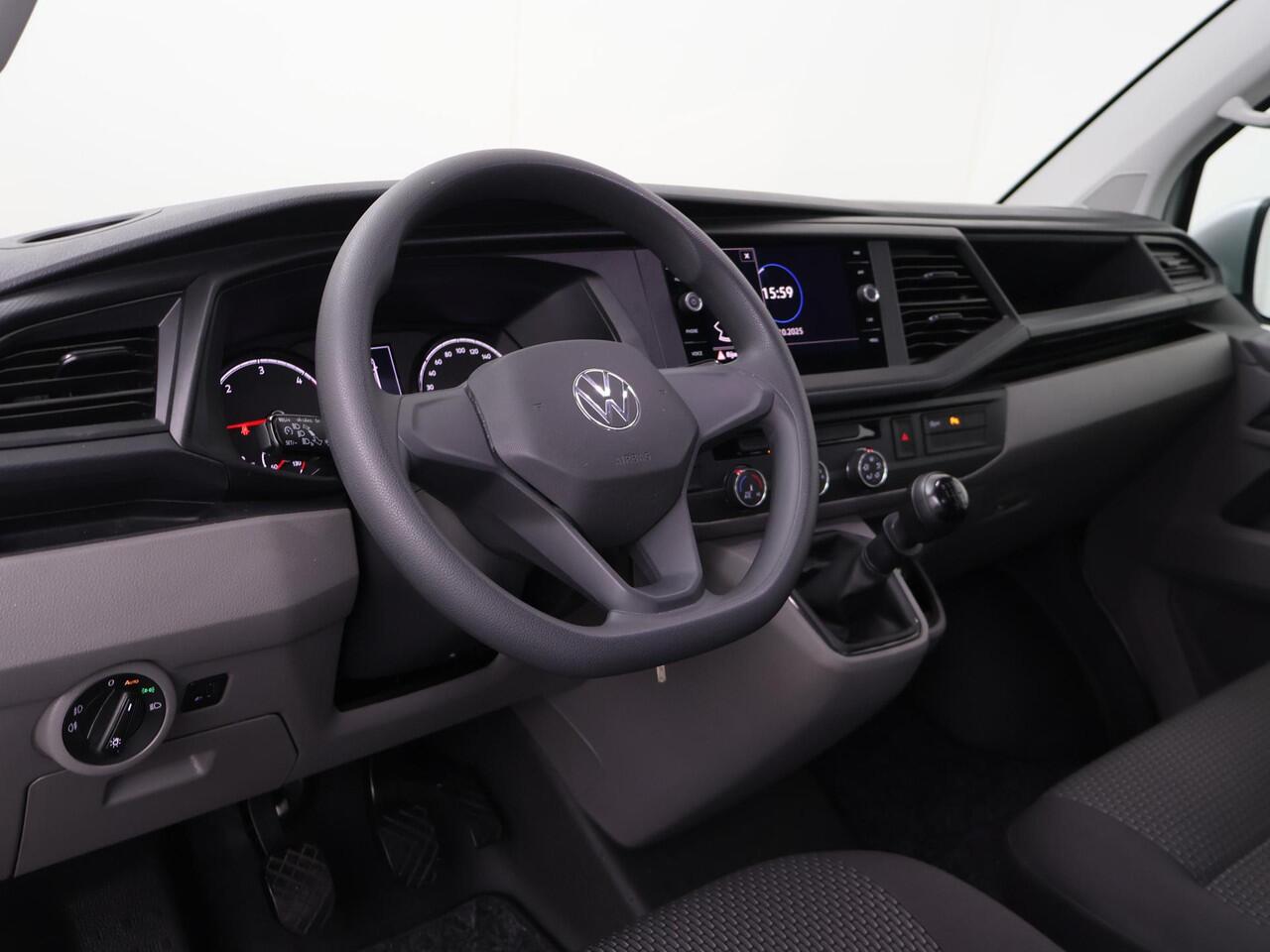 Volkswagen TRANSPORTER 2.0 TDI L2H1 30 DC Highline | 150 PK | Dubbele Cabine | Trekhaak | Airco | Cruise control |