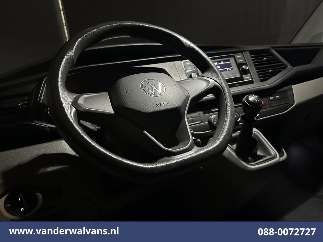 Volkswagen TRANSPORTER 2.0 TDI L1H1 Euro6 Airco | Camera | Cruisecontrol | Trekhaak | Sidebars Parkeersensoren