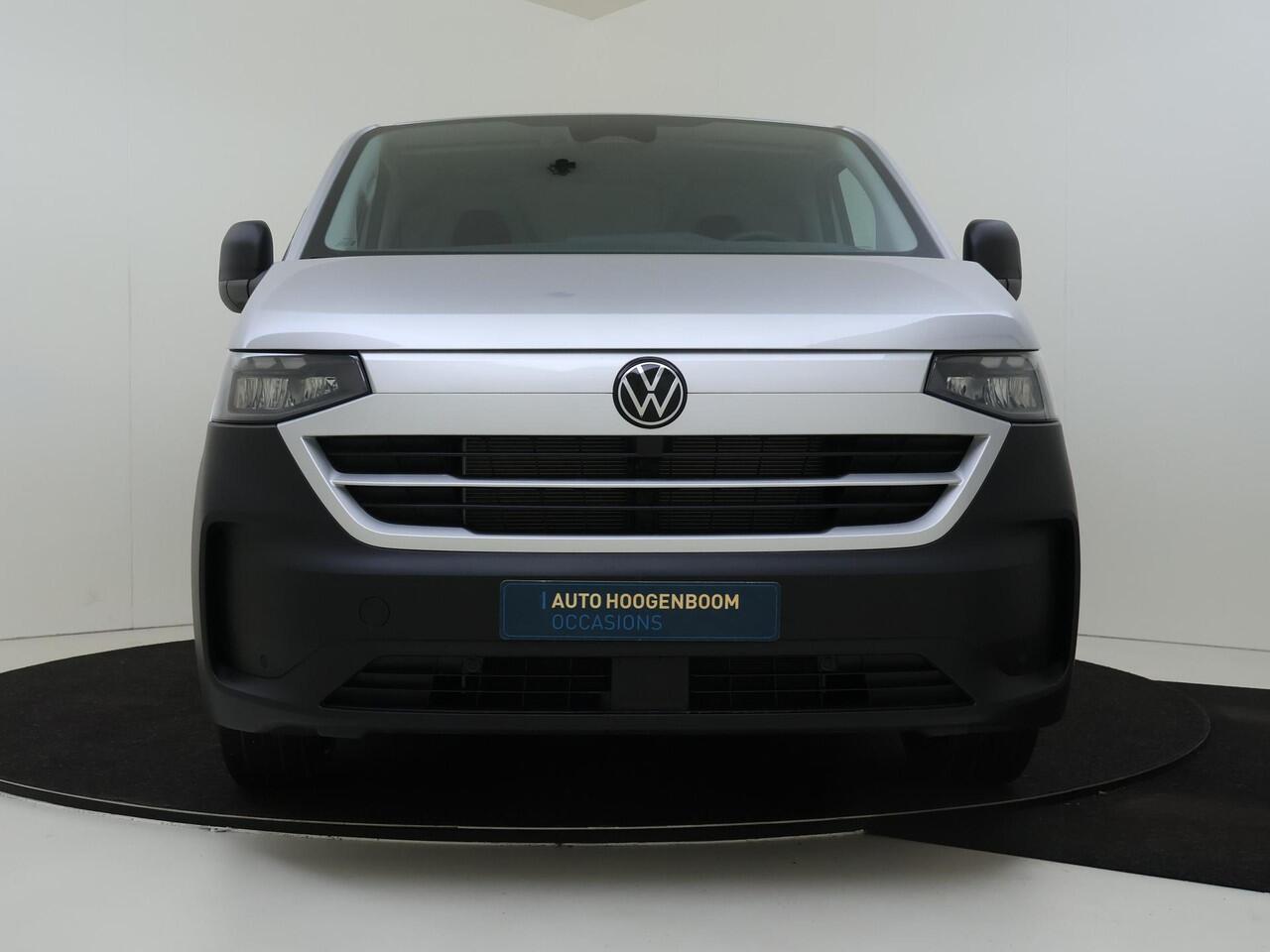 Volkswagen TRANSPORTER Bedrijfswagens PanAmericana L2 2.0 TDI 30 150 pk 110 kW pk 8 au | BPM vrij | Lichtmetalen velgen 17" (6,5 J 17) "Monte Carlo" (zwart gepolijst) | Achteruitrijcamera | Parkeersensoren voor en achter (Park Distance Control) |