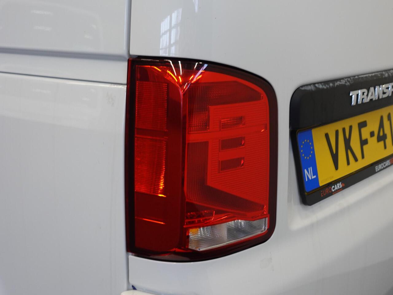 Volkswagen TRANSPORTER 110pk L2H1 Executive 2x Schuifdeur Navigatie Cruisecontrol Airco