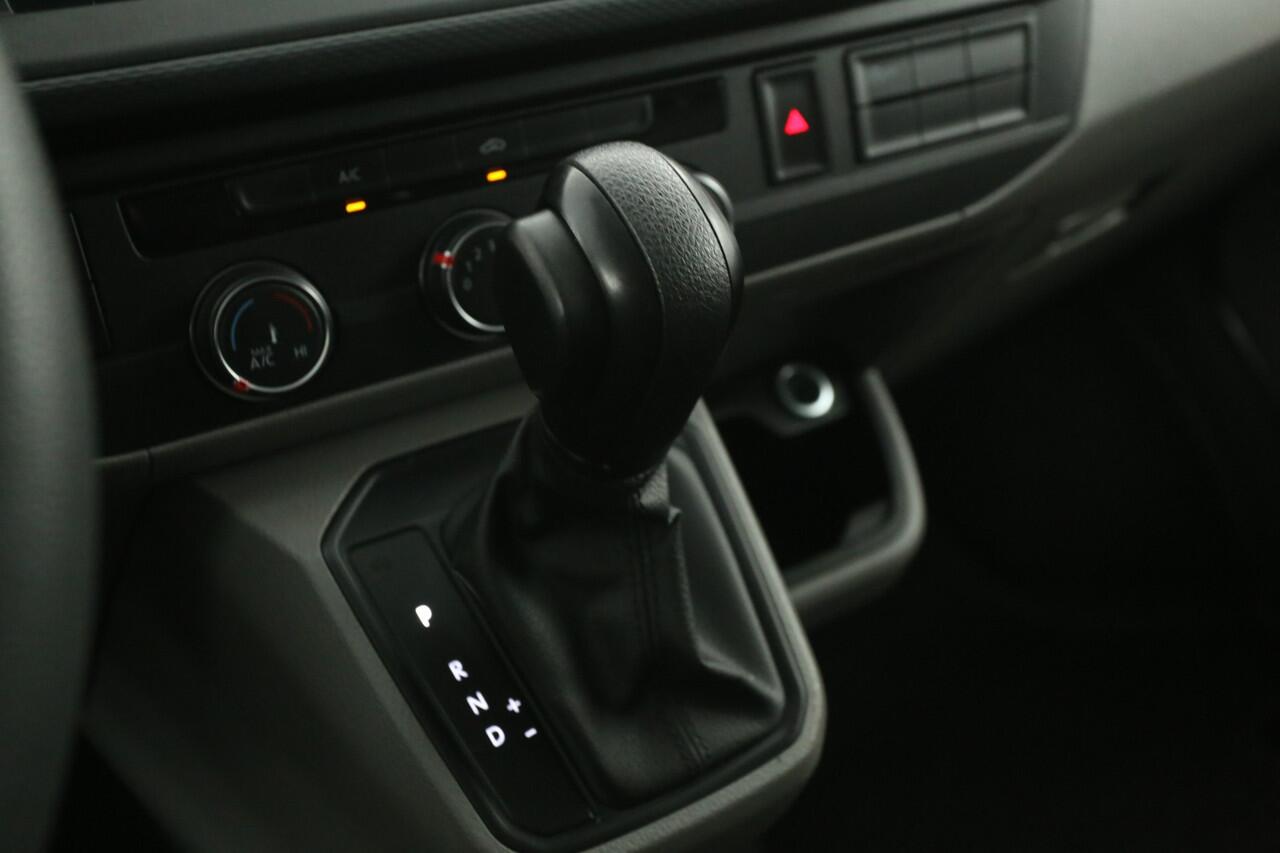 Volkswagen TRANSPORTER 2.0 TDI 150PK L2H1 | Automaat | Airco | Cruise | Carplay | Navigatie | Parkeersens.