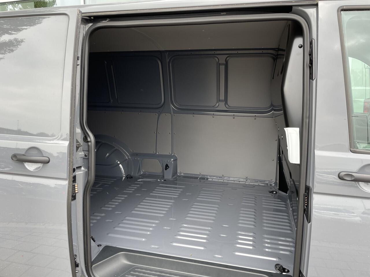 Volkswagen TRANSPORTER 2.0 TDI L2H1 28 | PDC | App connect | Cruise control | Bijrijdersbank