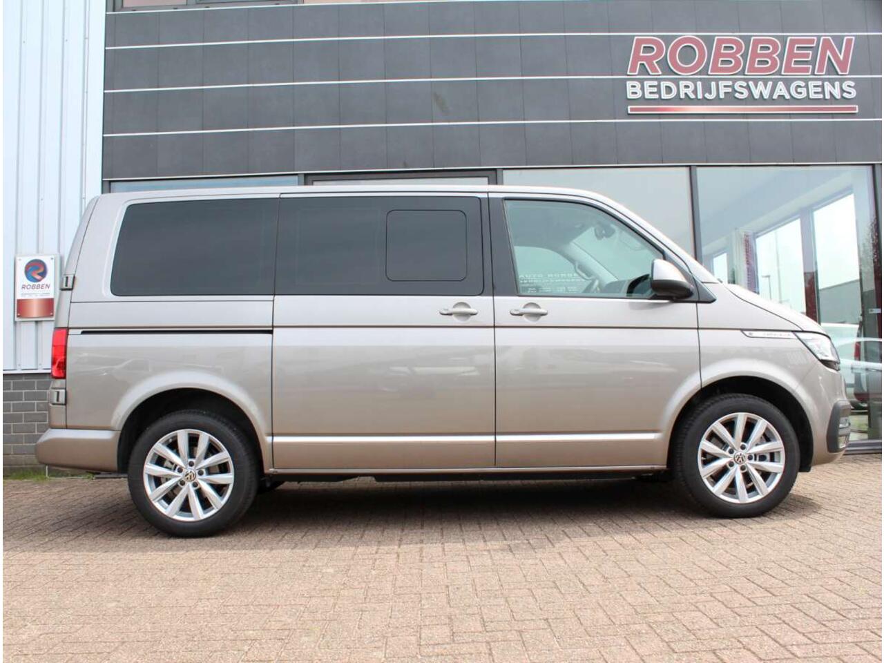 volkswagen-transporter-caravelle-2.