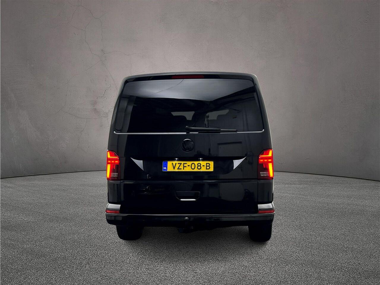 Volkswagen TRANSPORTER 2.0 TDI 150PK DSG DC L2 Bulli 75-Edition | Leder | Stoelverwarming | ACC | 2x schuifdeur | Navigatie | Trekhaak