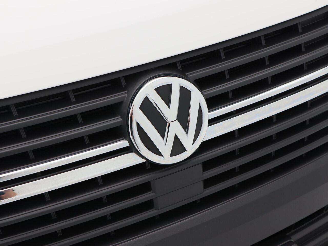 Volkswagen TRANSPORTER 2.0 TDi L2H3 28 Comfortline 110 Pk | Trekhaak | Cruise Control | Airco | Carplay | Navigatiesysteem | LED | Parkeersensoren | 57.724 Km!