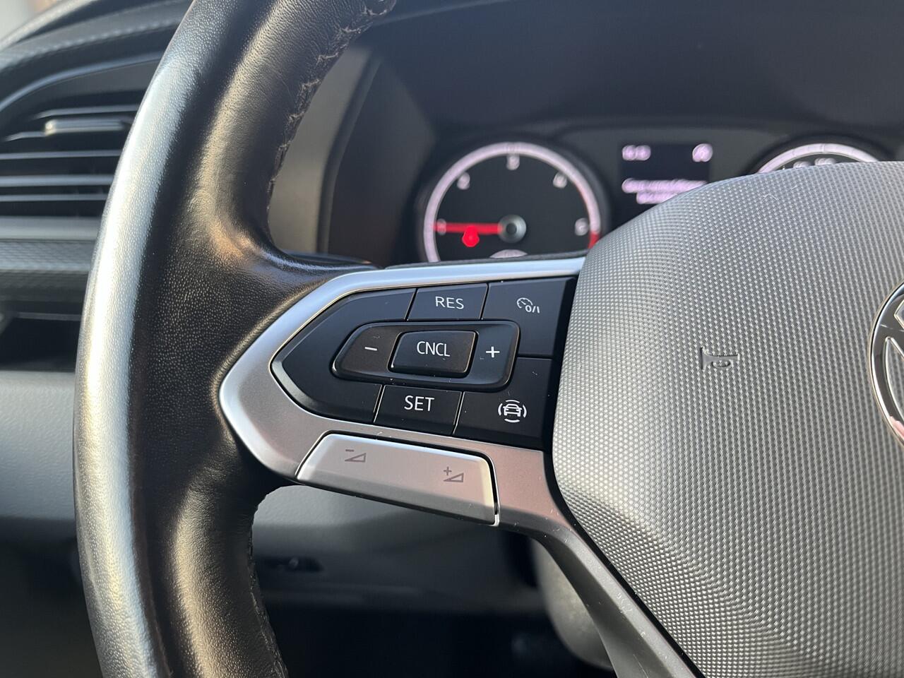 Volkswagen TRANSPORTER Kombi 2.0 TDI / 150 PK/ APP-CONNECT/ 9-PERSOONS/ STOELVERWARMING/ CRUISE CONTROL/ TREKHAAK/ DAB/ AIRCO/ ISOFIX