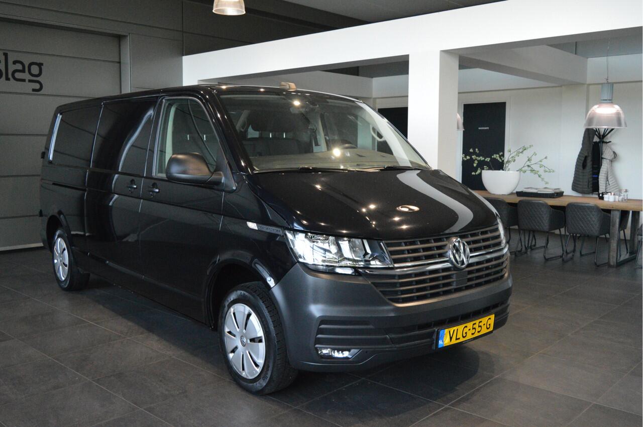Volkswagen TRANSPORTER 2.0 TDI L2H1 28 airco cruise trekhaak carplay 150 pk !!