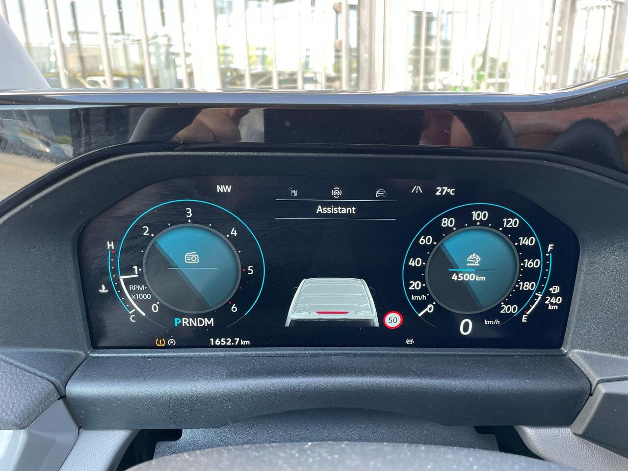 Volkswagen TRANSPORTER 2.0 TDI L2H1 30 Style | LED koplampen | Navigatie | 19 inch lm velgen | Achterdeurspoiler | Dichte achterdeuren | Sidestepszwart | Volledige betimmering laadruimte | Glaslook panelen