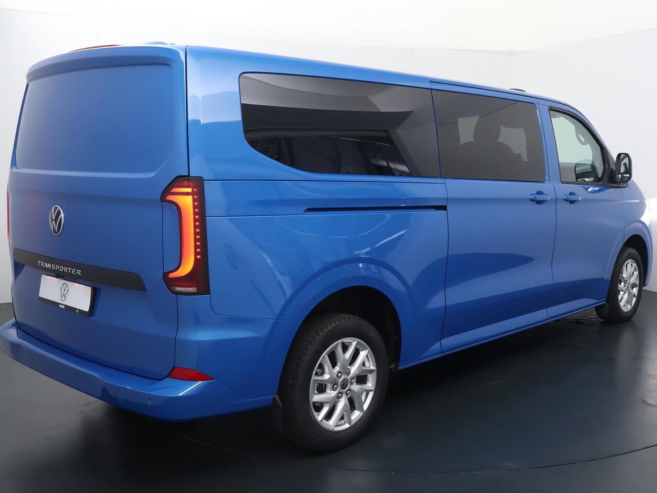 Volkswagen TRANSPORTER 2.0 TDI L2H1 30 Bulli Dubbele Cabine | BPM-vrij | 170 Pk Automaat Dubbele Cabine 5-Persoons | Navigatie Apple Carplay / Android Auto DAB+