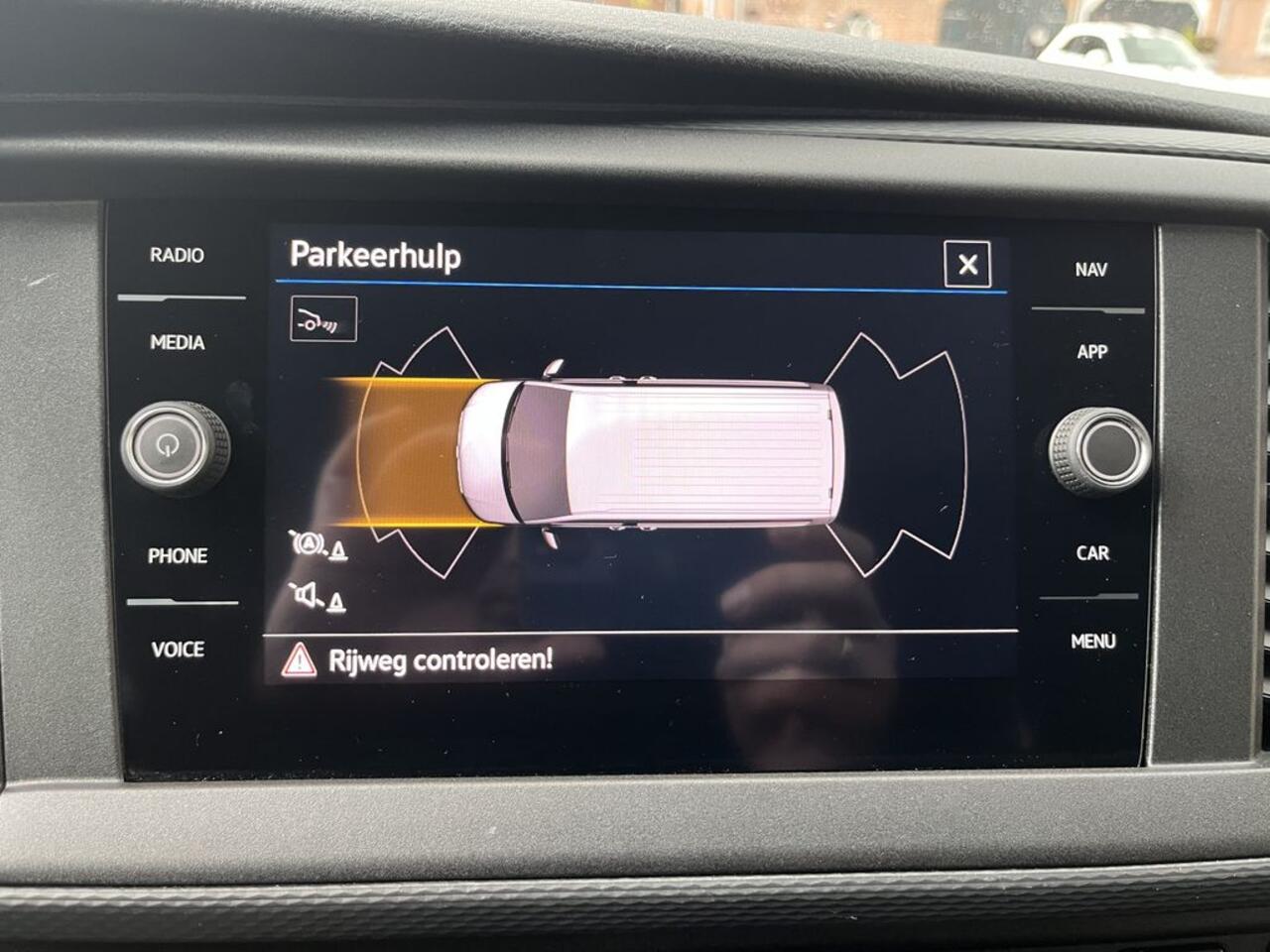 Volkswagen TRANSPORTER T6.1 2.0 TDI 150pk E6 L2 Lease ¤421 p/m, Airco, Navi, PDC, Sortimo inrichting, Trekhaak, Volledig onderhoudshistorie aanwezig