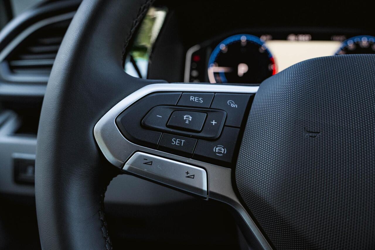 Volkswagen TRANSPORTER 2.0 TDI L2H1150PK DUB/CAB LED NAVI Caravelle T6.1 150 PK DSG DUB/CAB