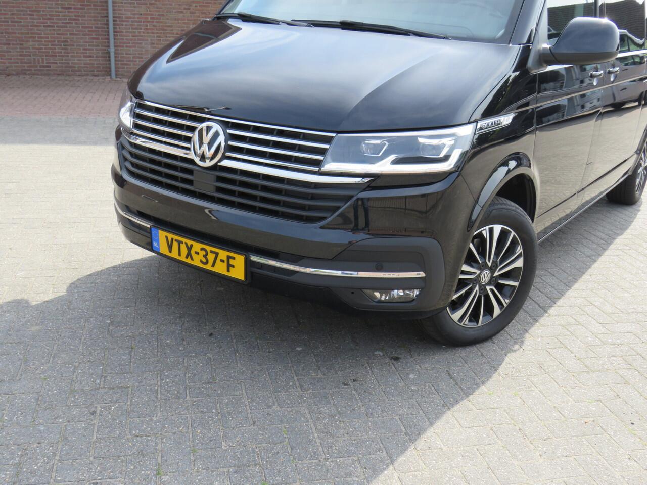 Volkswagen TRANSPORTER 2.0 TDI 150Pk Automaat L2H1 DC Bulli T6.1 * 2x Schuifdeur L+R * Camera * Trekhaak * Led Koplampen * ACC * Dubbele Cabine