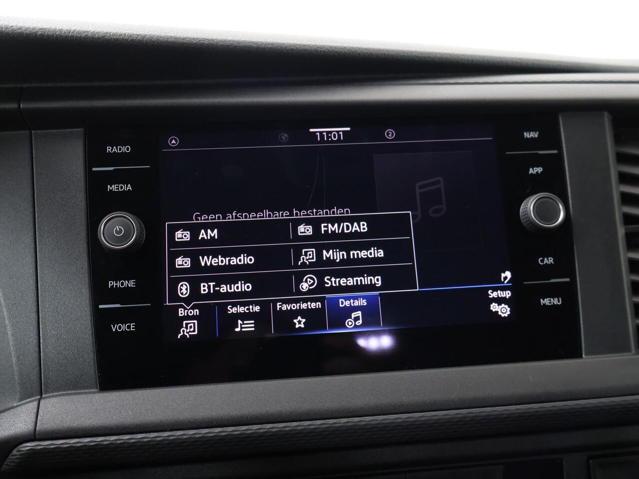 Volkswagen TRANSPORTER 2.0 TDI L2H1 30 DC Highline | 110 PK | Trekhaak | Navigatiesysteem | Cruise control |