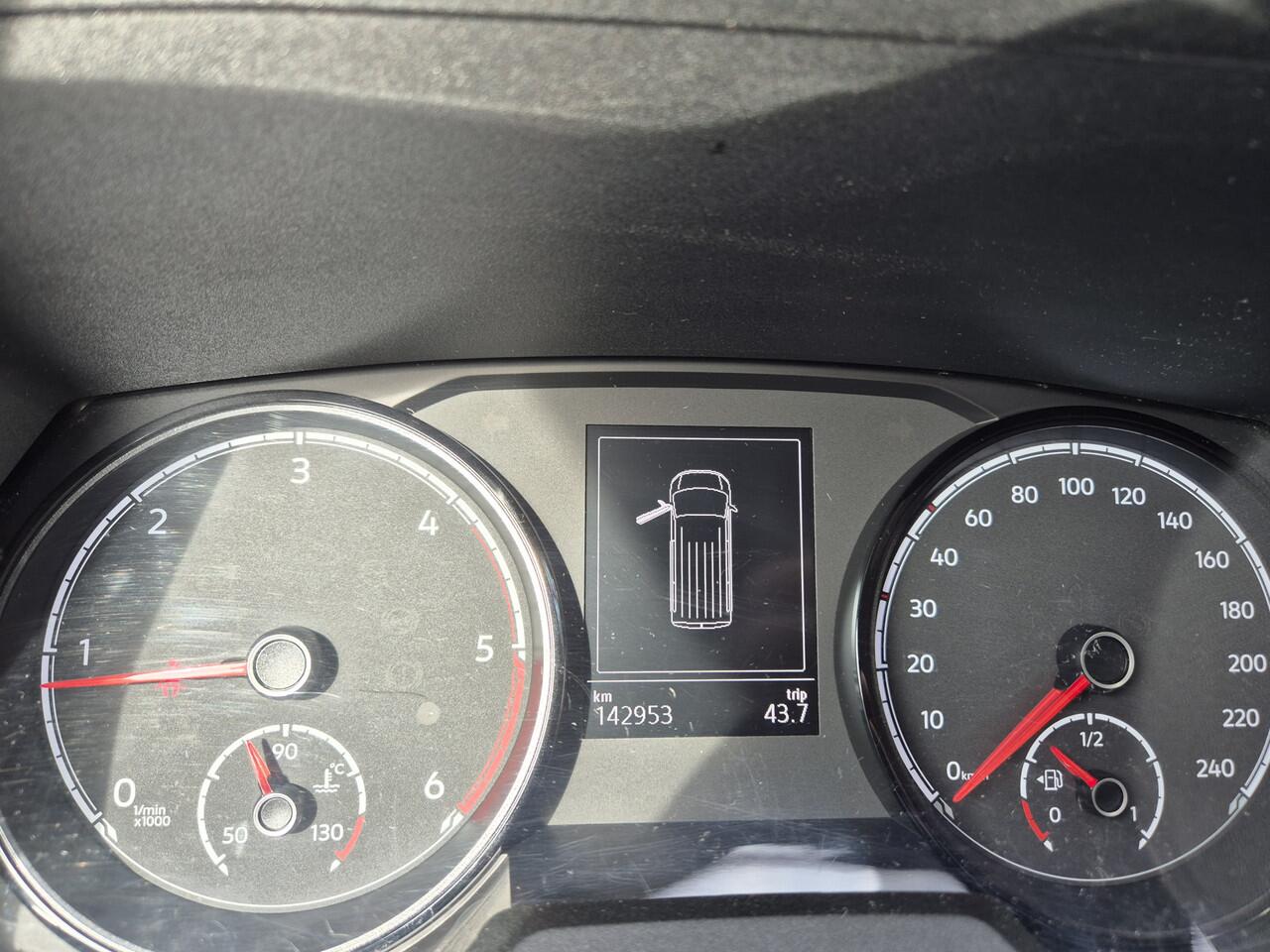 Volkswagen TRANSPORTER 2.0 TDI L2H1 Bulli 150pk lang 3-pers apple-car nieuw model 2021