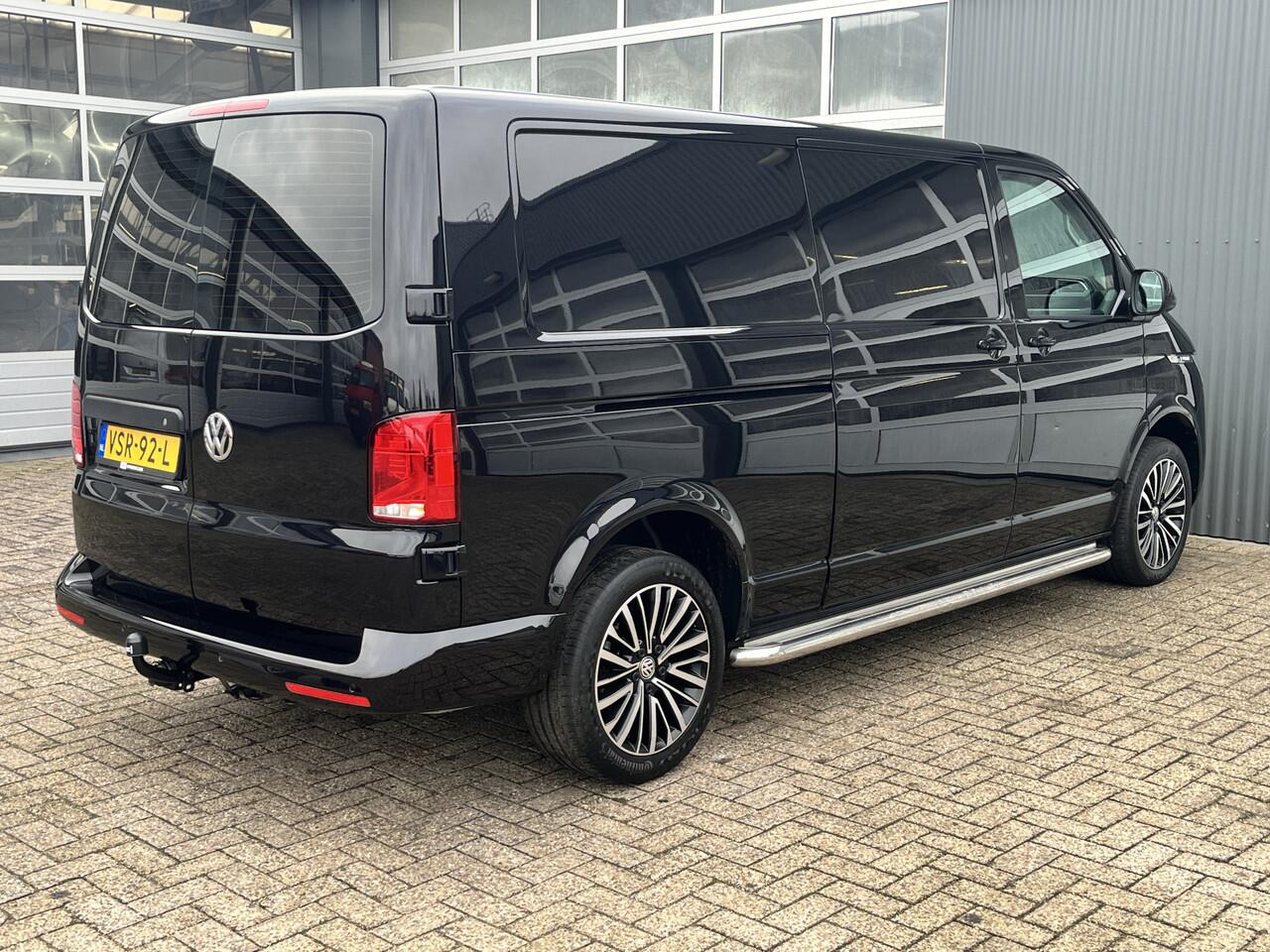 Volkswagen TRANSPORTER 2.0 TDI L2H1 Bulli 150pk Automaat Airco Cruise controle Digitaal display Trekhaak 2500kg trekgewicht 2-Persoons Telefoonverbinding Apple carplay Sitebars Euro 6 Dealer onderhouden