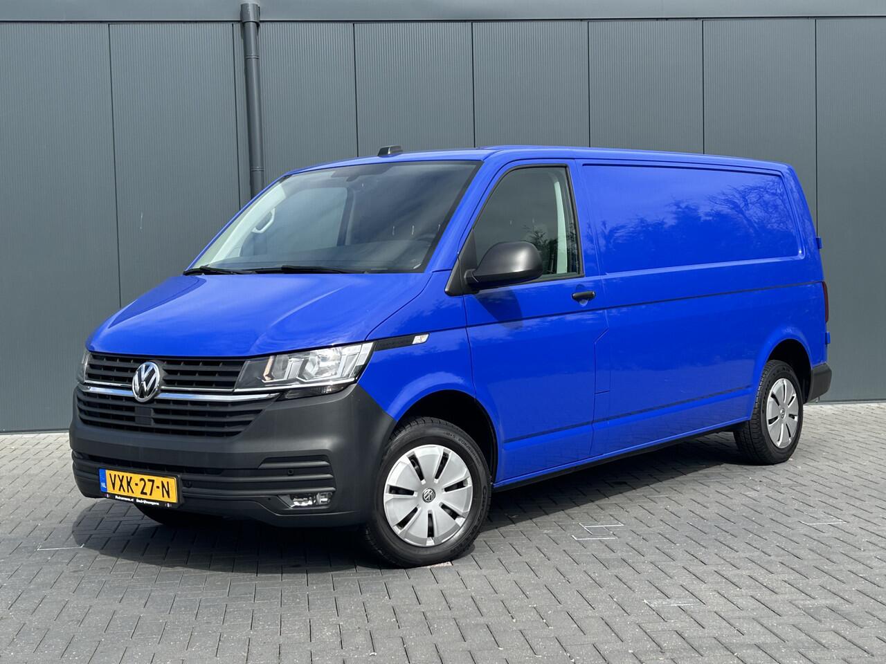 Volkswagen TRANSPORTER 2.0 TDI 150 PK AUTOMAAT DSG COMFORTLINE EXE / L2H1 / 1e EIG. / 24.504KM !! / AIRCO / CRUISE / NAVI / APPLE CARPLAY / 3 - ZITS