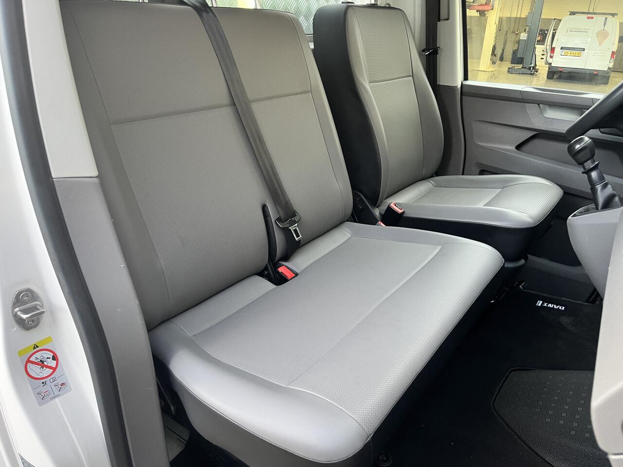 Volkswagen TRANSPORTER 2.0 TDI 150pk T6.1 Pick up Kipper Airco Cruise controle 1e eigenaar Telefoonverbinding Dealer onderhouden Gereedschapskist 3-Persoons Kieper P-up Euro 6