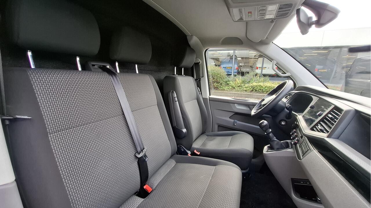 Volkswagen TRANSPORTER 2.0 TDI L2H1 Comfortline Navigatie / Trekhaak / PDC / Cruise
