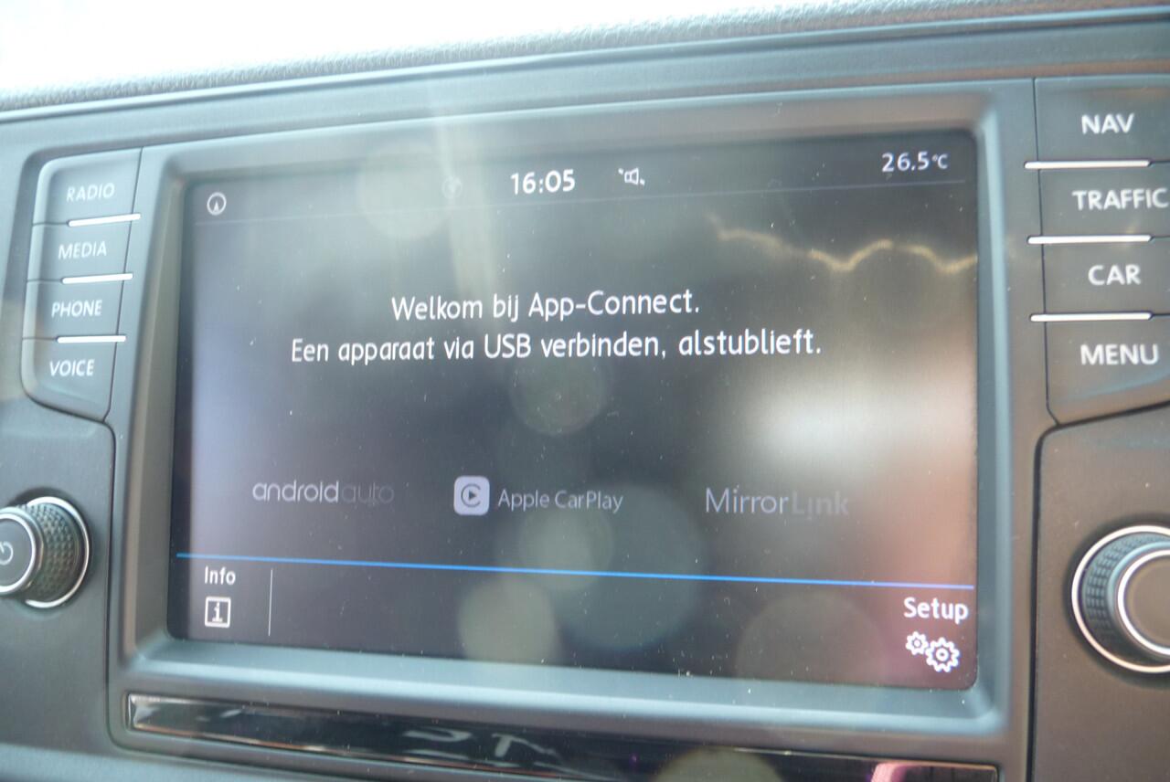 Volkswagen TRANSPORTER 2.0 TDI L2H1 30 Highline D C 5 zits Aut 204 pk 2 zijschuifdeur, trekhaak, BPM vrij dubbel cabine