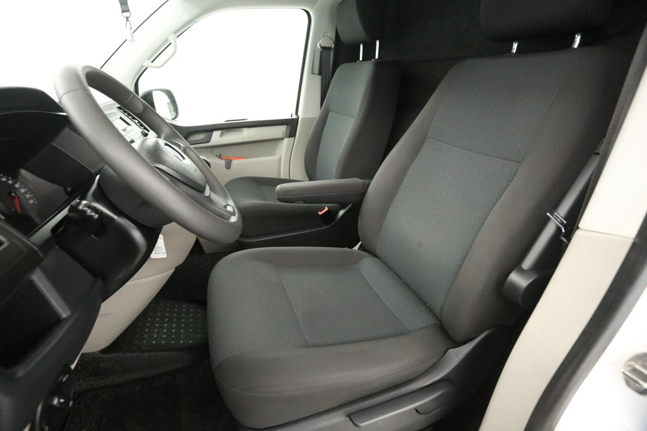 Volkswagen TRANSPORTER 2.0 TDI L1H1 | 150PK | Airco | Trekh. | Cruise | Parkeersens.