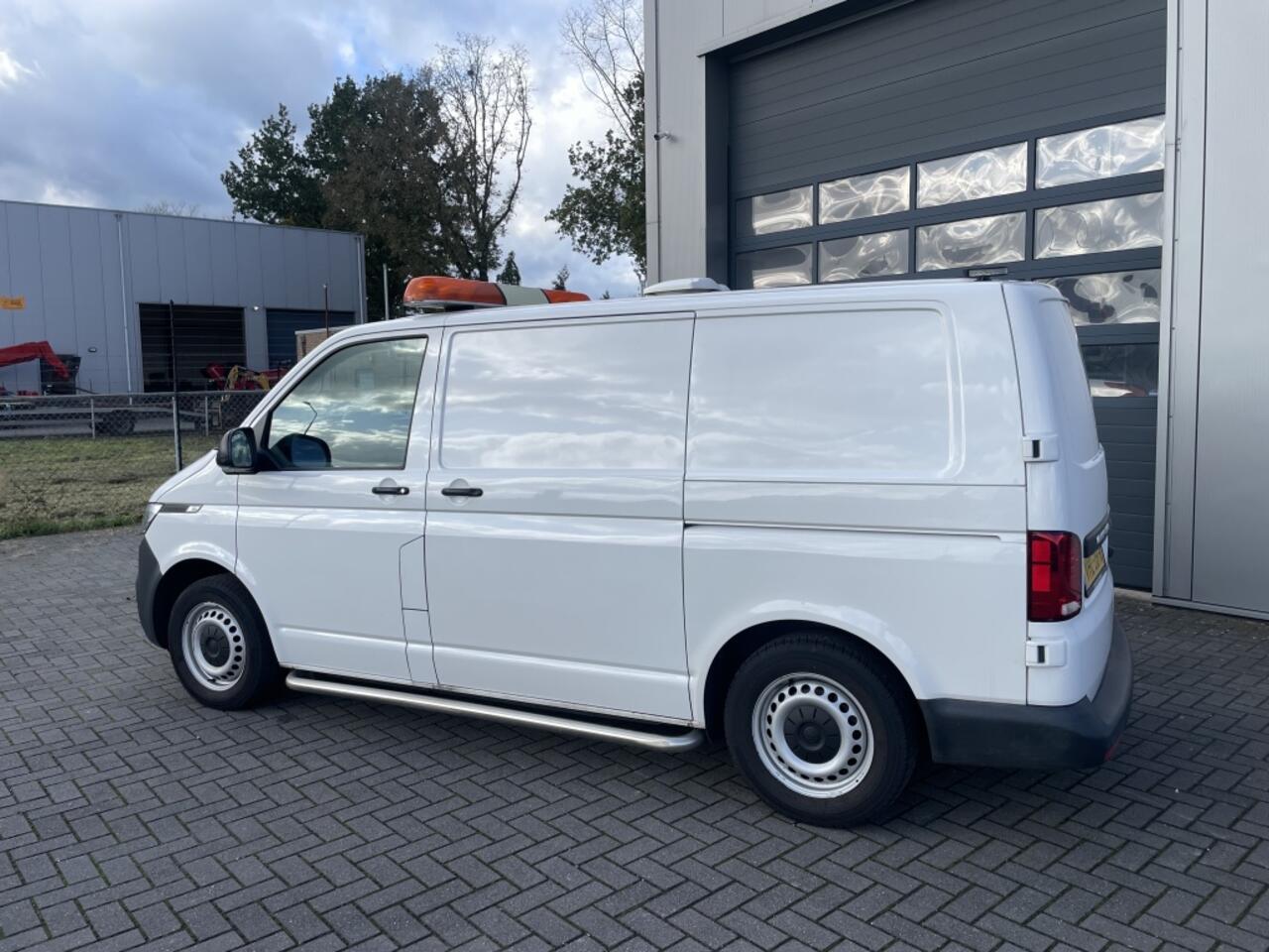 Volkswagen TRANSPORTER 2.0 TDI 150PK DSG Dierenvervoer