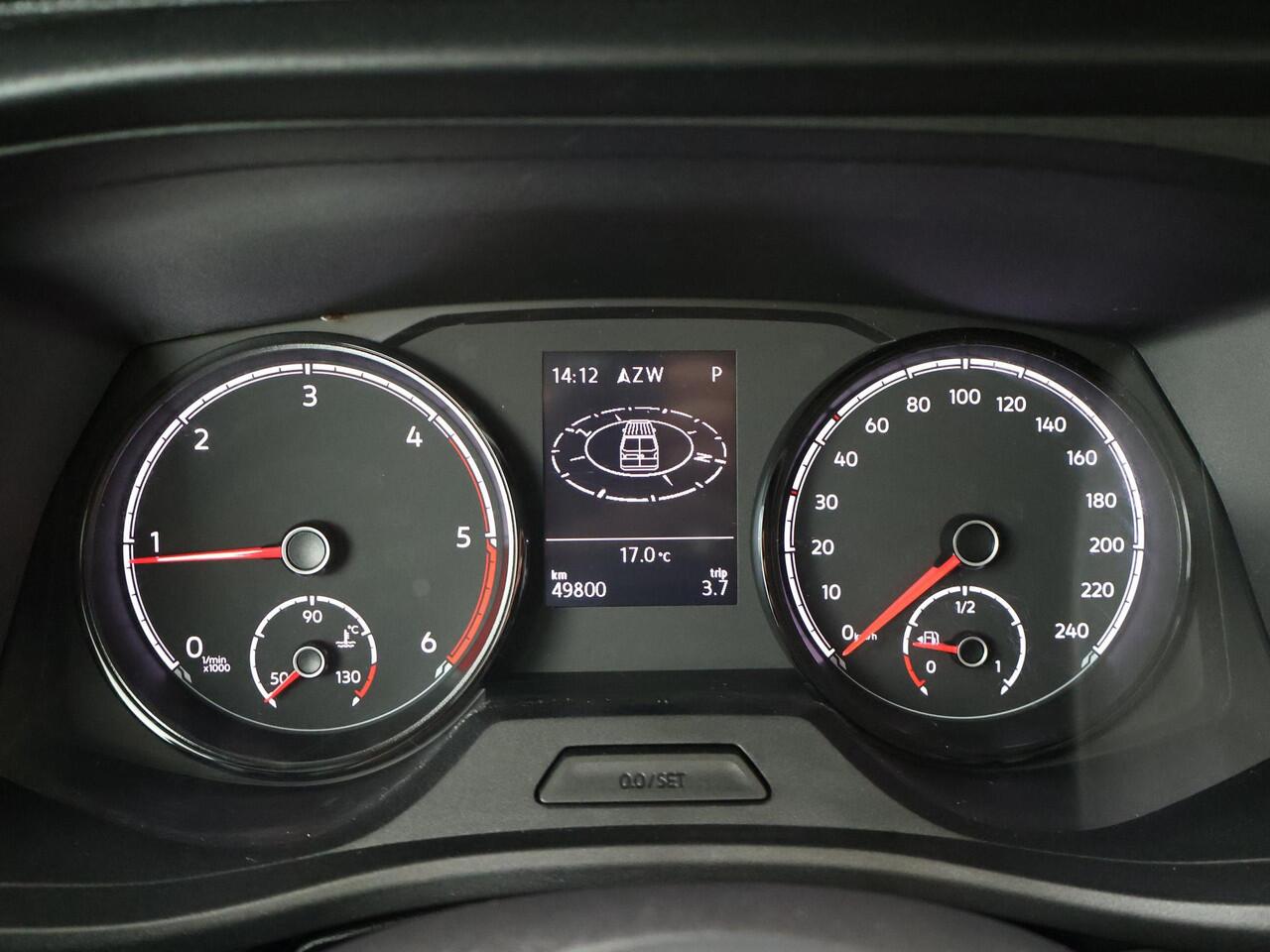 Volkswagen TRANSPORTER 2.0 TDI L2H1 30 DC Highline | 150 PK | Automaat | Trekhaak | Climate control | Parkeersensoren |