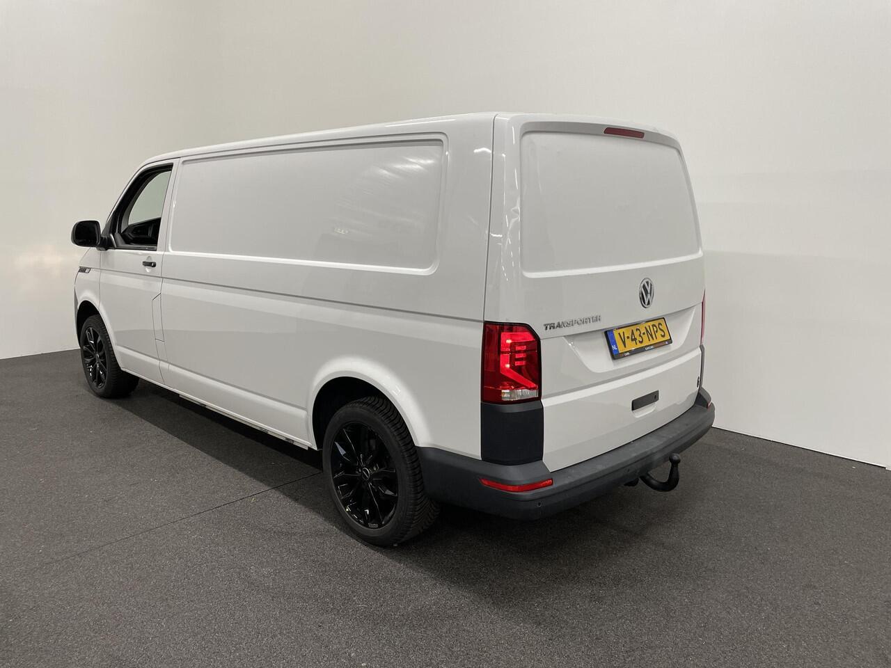 Volkswagen TRANSPORTER 2.0 TDI L2H1 28 Airco Cruise Control Apple CarPlay Trekhaak