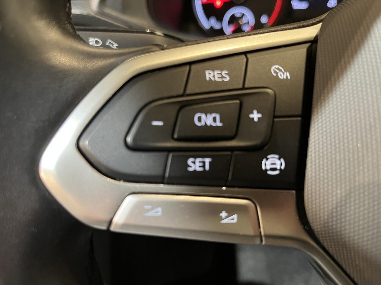 Volkswagen TRANSPORTER 2.0 TDI L2 Open Laadbak / Euro 6 / Airco / Cruise Control / CarPlay / 3-Zits / 18.900 KM !!