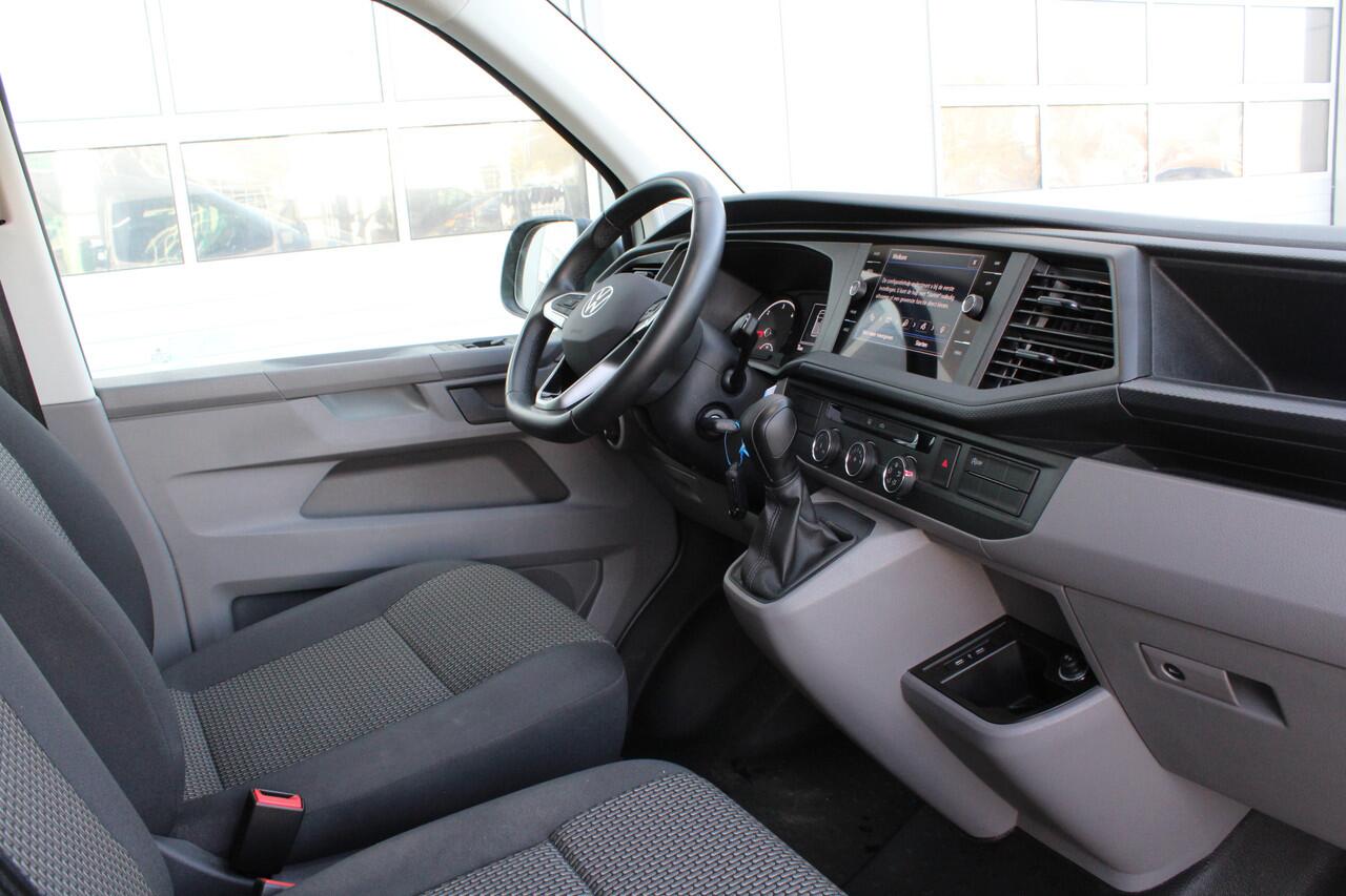 Volkswagen TRANSPORTER 2.0 TDI L2H1 32 DC > 6-persoons/Dubbel cabine/Automaat/Trekhaak