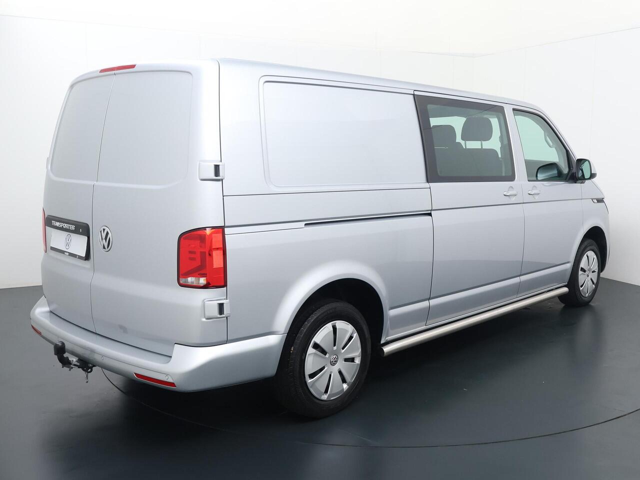 Volkswagen TRANSPORTER 2.0 TDI L2H1 30 DC Highline | 150 PK | Automaat | Trekhaak | Climate control | Parkeersensoren |