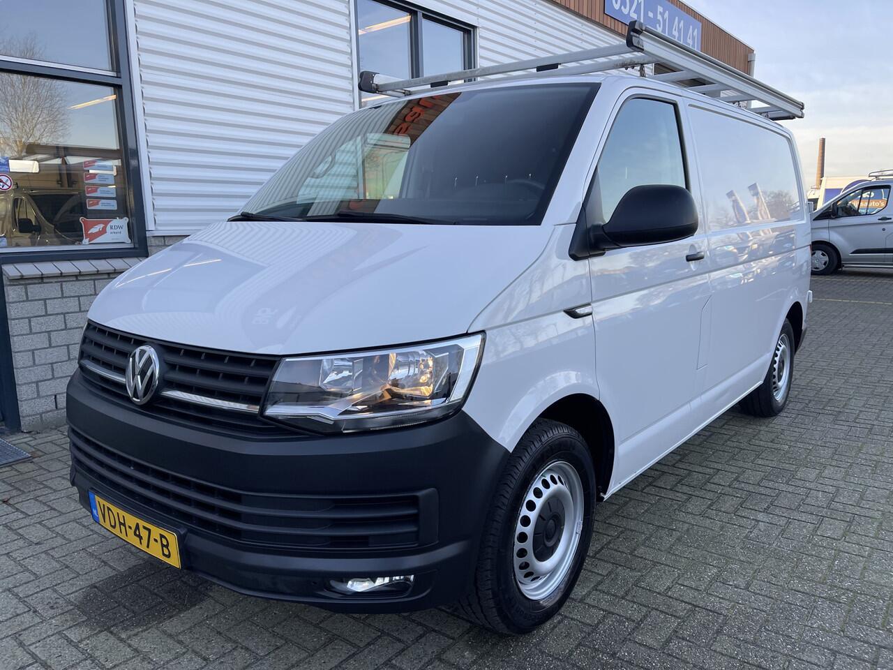 Volkswagen TRANSPORTER 2.0 TDI L1H1 Comfortline / vaste prijs rijklaar ¤ 15.950 ex btw / lease vanaf ¤ 311 / Bott ingerichte laadruimte / airco / cruise / imperial / trekhaak 2200 kg ! / euro 6