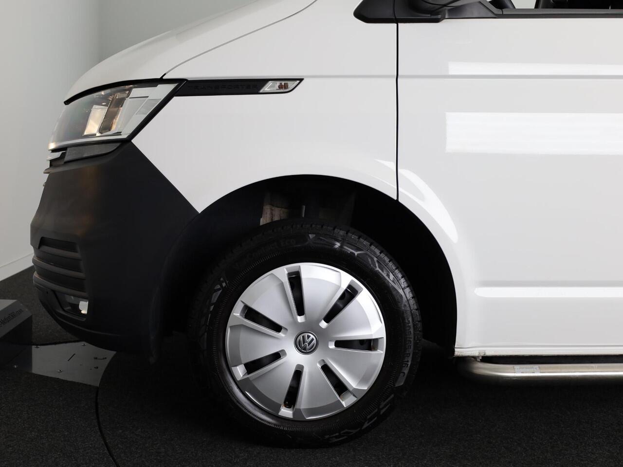 Volkswagen TRANSPORTER 2.0 TDI L2H3 28 110 PK | Verlengde garantie | Navigatie via app | Trekhaak | Parkeersensoren | Cruise control |