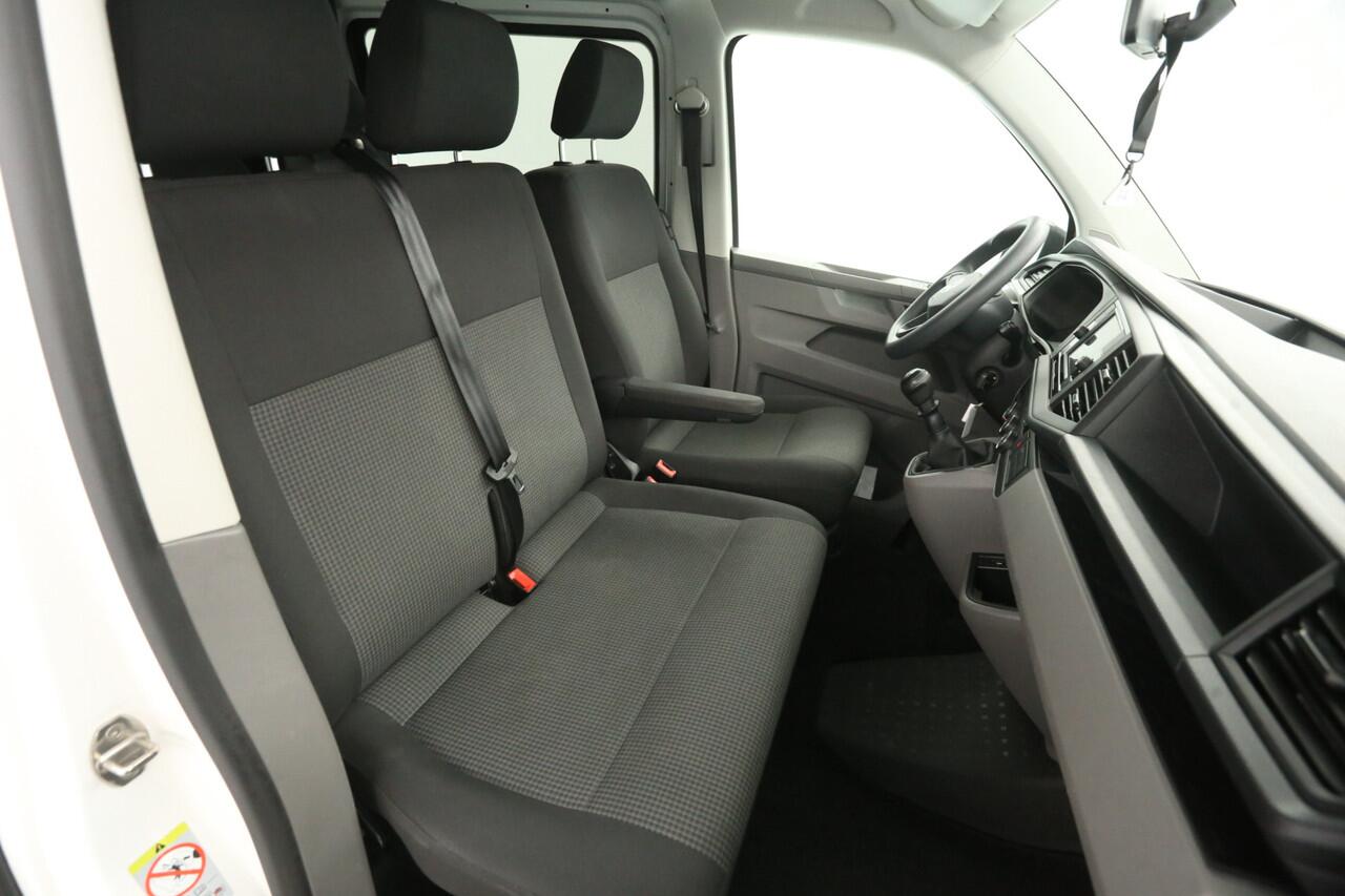 Volkswagen TRANSPORTER 2.0 TDI L2H1 | DC | Airco | Carplay | Trekh. | Cruise | Parkeersens.