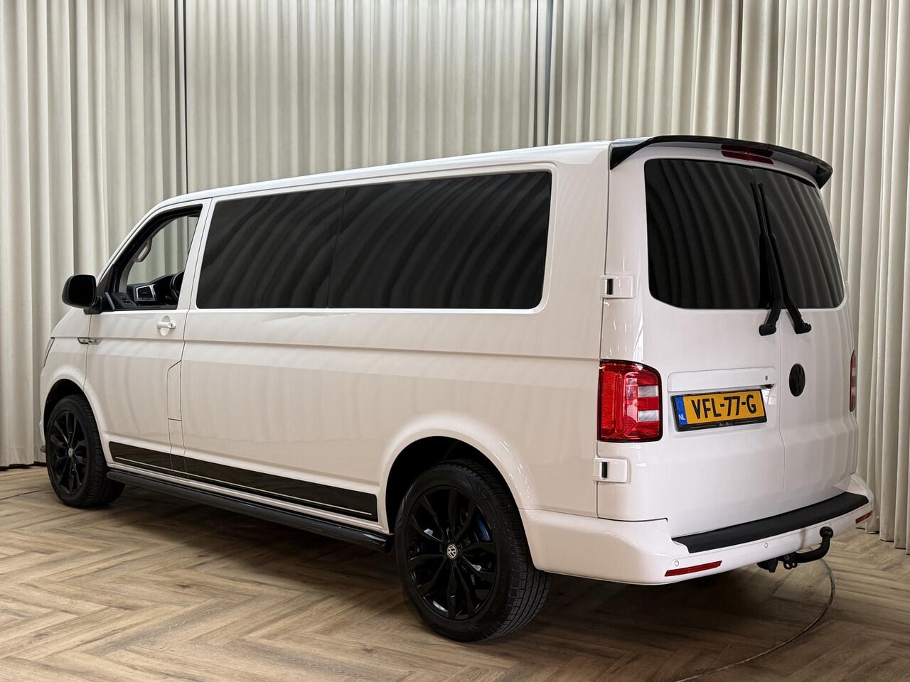 Volkswagen TRANSPORTER 2.0 TDI L2H1 DC Highline *LED* Leder / Adapt. Cruise / Carplay / Camera / Trekhaak / Navigatie / 19'' LMV / Org.NL!