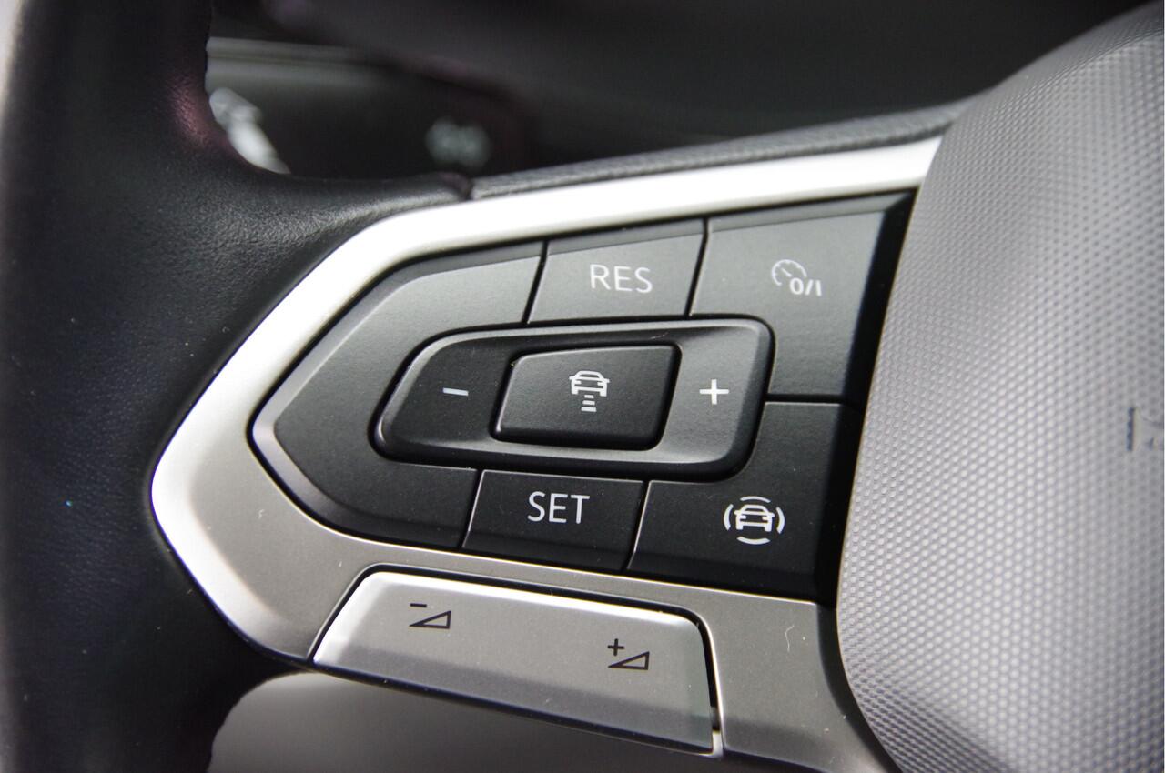 Volkswagen TRANSPORTER 2.0 TDI L2 BULLI DC-5P, AUT. LED, LEDER, TREKHAAK, STOELVERWARMING, ADAPT. CRUISE, DIGITAL COCKPIT, CAMERA, AIRCO, PARKEERSENSOREN, DUBBELE CABINE, DUBBEL CABINE, NL AUTO, NAP