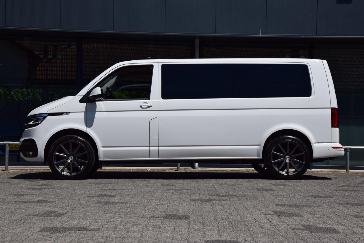 Volkswagen TRANSPORTER 2.0 TDI L2H1 Highline DSG Automaat 3-zits (3 persoons) | Org. NL | BPM Vrij | Trekhaak | LED | Adaptive Cruise Control | PDC V+A incl. Camera | Voorruit verwarming | DAB+ | Lichtmetalen velgen 19" |