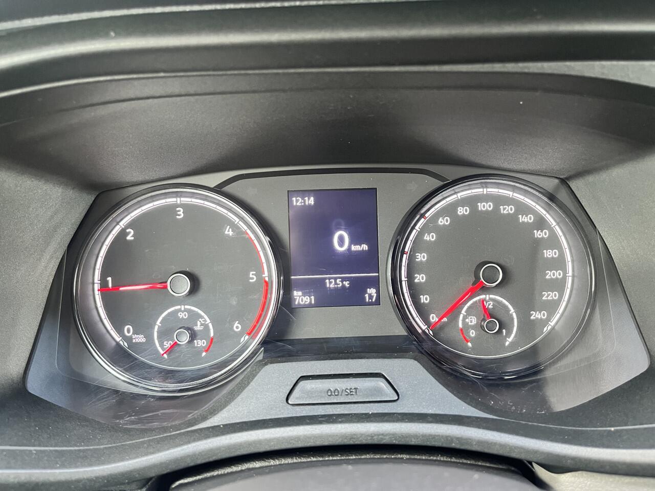 Volkswagen TRANSPORTER 2.0 TDI L2 Pick up open laadbak Pick-up met Airco Telefoonverbinding 3-Persoons 1e eigenaar Dealer onderhouden P-up Bakwagen Doka Pritsche Euro 6