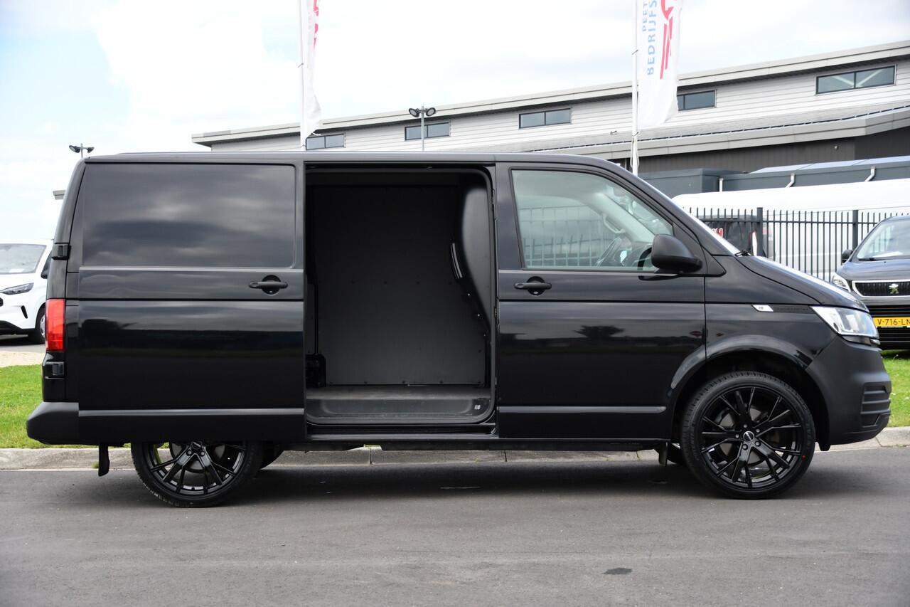 Volkswagen TRANSPORTER 2.0 TDI L1H1 30 Black Edition Cruise, Sensoren, Carplay, 150PK, Automaat, Trekhaak, Stoelverwarming, Standkachel