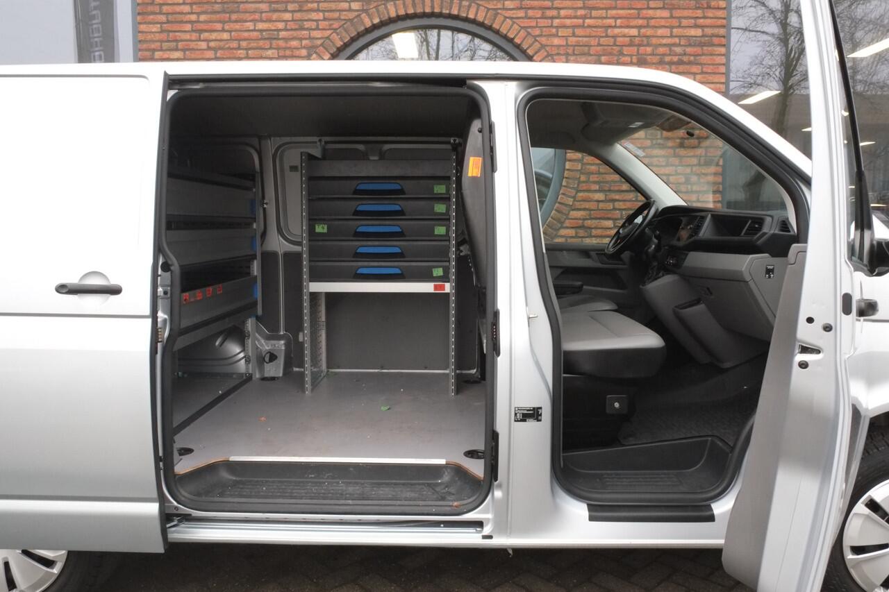 Volkswagen TRANSPORTER 2.0 TDI DSG 150pk L1H1 32 Navigatie, 3 zits