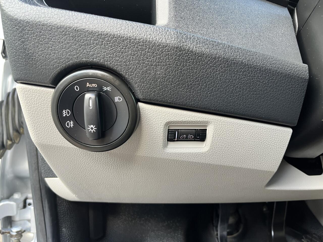 Volkswagen TRANSPORTER 2.0 TSI L1H1 Benzine/Cng Dubbele Schuifdeur Airco Cruise controle Bpm vrij Trekhaak Klep achter Stand kachel Euro 6 Benzine Ideaal voor ombouw naar Camper !!