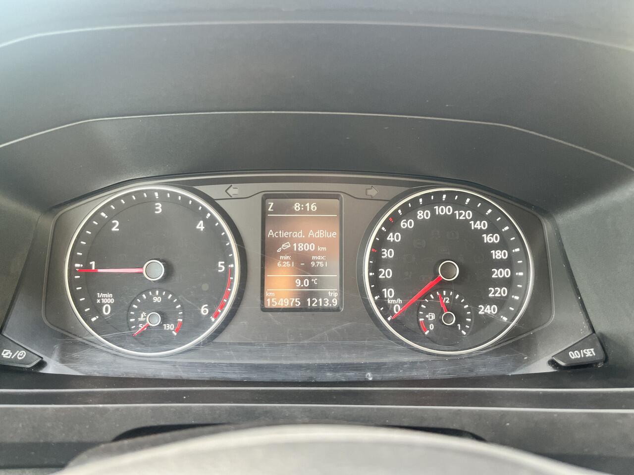 Volkswagen TRANSPORTER 2.0 TDI L2H1 DC 150pk Airco Cruise controle Telefoonverbinding Trekhaak 2500kg trekgewicht Navigatiesysteem schuifdeur Euro 6 DC 1e eigenaar Dealer onderhouden