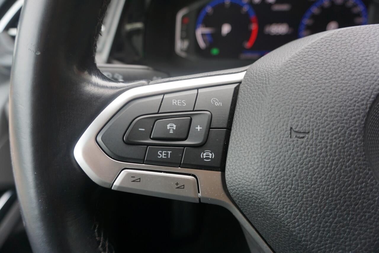 Volkswagen TRANSPORTER 2.0 TDI DSG 150PK Bulli L2H1 30 DC Led | ACC | Camera