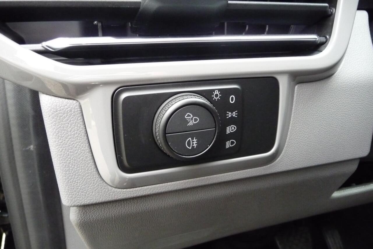 Volkswagen TRANSPORTER 2.0 TDI L2H1 30 Bulli Autm 170 pk Nieuw model BPM vrij