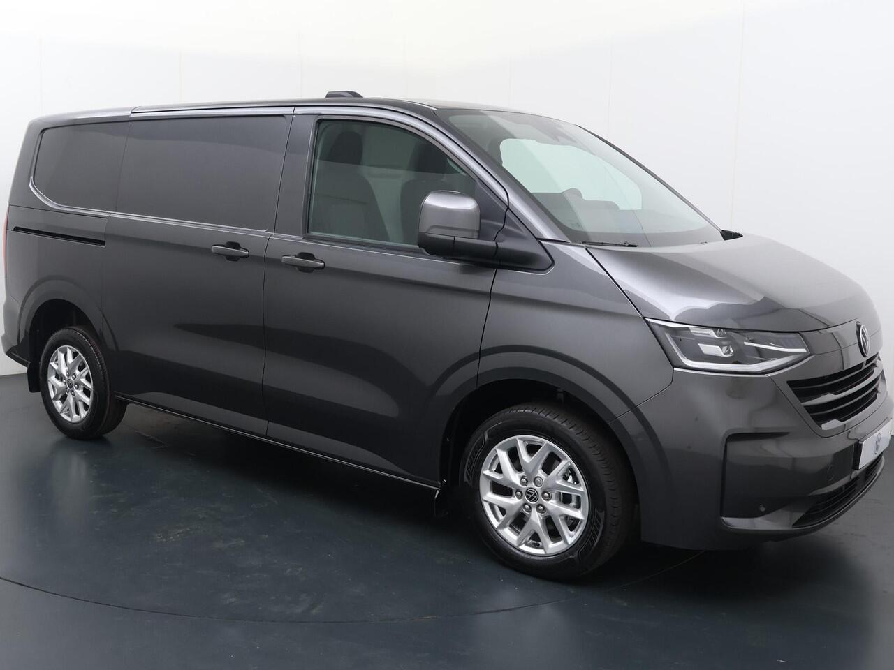 Volkswagen TRANSPORTER 2.0 TDI L1H1 28 Bulli 150Pk Automaat 8-Traps | BPM-vrij | 2x Comfortstoelen + Armleuningen | Navigatie Apple Carplay / Android Auto | Parkeersensoren Voor + Achter + Achteruitrijcamera