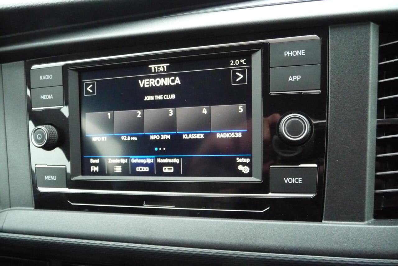 Volkswagen TRANSPORTER 90 pk 2.0 TDI L1H1 26 Economy Business deurtjes, bank, carplay, cruise, BPM vrij, nieuwe auto